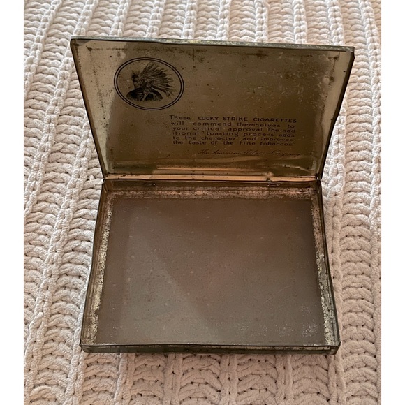 💚🌟♥️Authentic and Vintage “Lucky Strike” Cigarette Cigar Holder Tin Box💚🌟♥️ - Picture 6 of 10